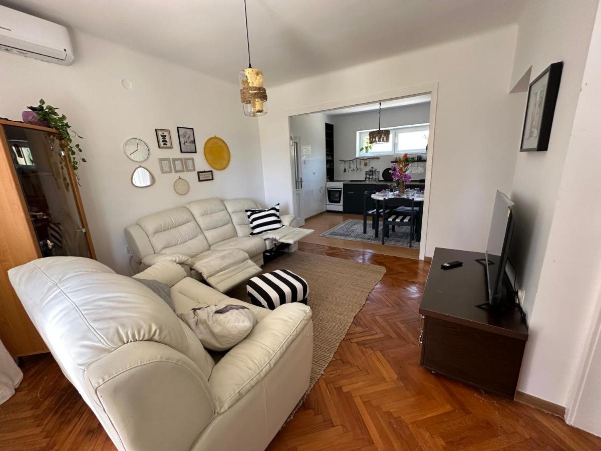 Cosy Family Apartment Marina Kastela Near Airport Exterior foto