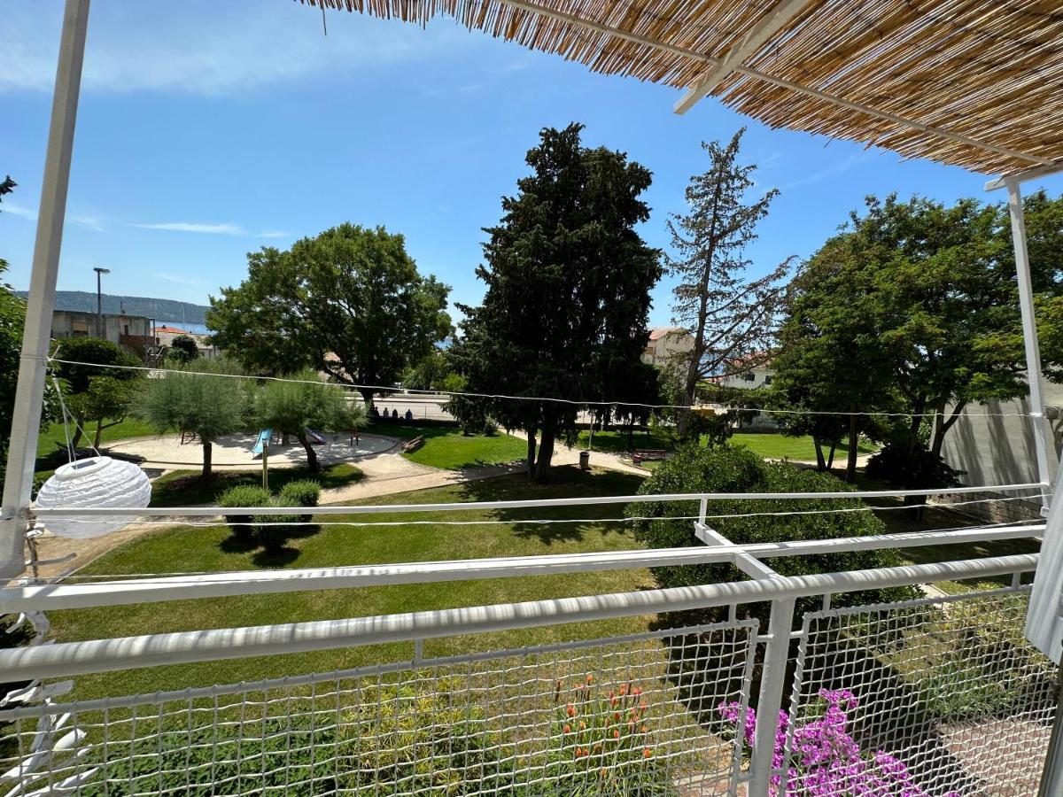 Cosy Family Apartment Marina Kastela Near Airport Exterior foto